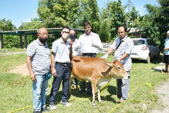 Officials during the launching of Foot and Mouth Disease vaccination campaign under National Animal Diseases Control Program at Samziuram village on October 5.